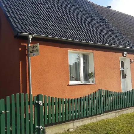 Ferienwohnung Mahlzow شقة *